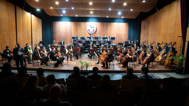 imagen La Sinfónica festejó sus 74 años a sala llena