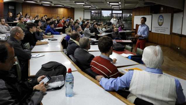 imagen Referente en movilidad eléctrica disertó en Ingeniería