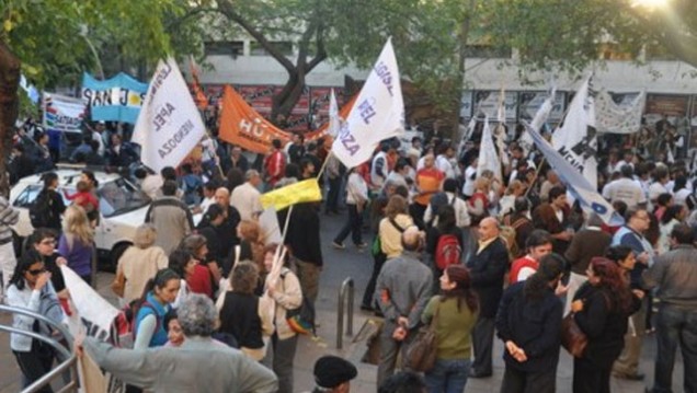 imagen Multitudinaria marcha en apoyo de la Ley de Servicios de Comunicación Audiovisual