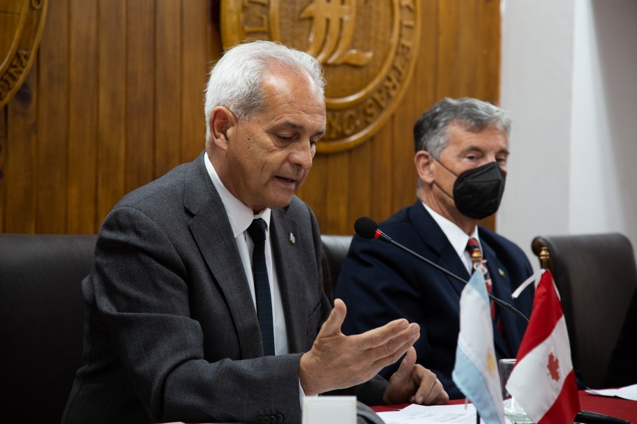 imagen Nuevo Honoris Causa para referente mundial en temáticas de Educación Científica