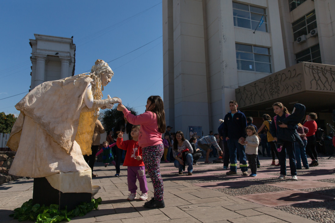 imagen Estatuas Vivientes del mundo pasearán por Mendoza 