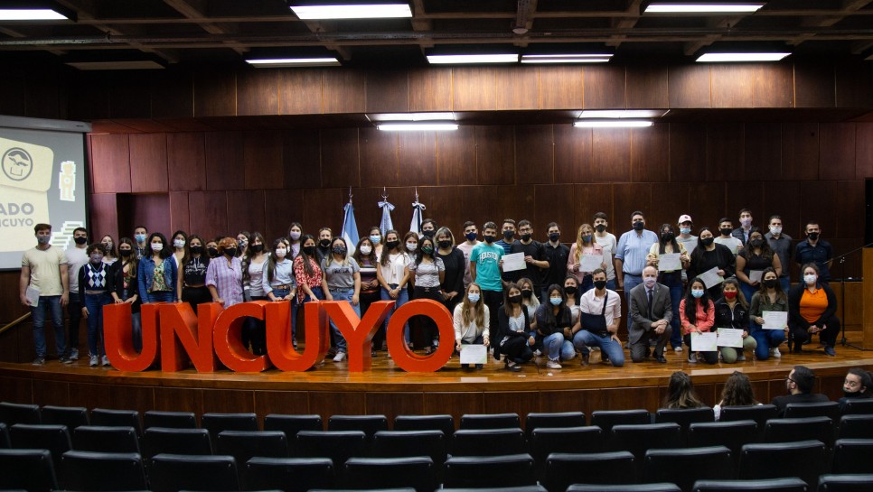 imagen Distinguieron el trabajo voluntario de 235 estudiantes de la UNCUYO