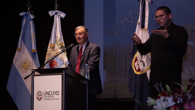 imagen Pizzi: "La Universidad enfrenta el gran desafío de liderar un debate social sobre los impactos del nuevo modelo educativo"