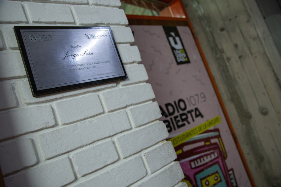 imagen El estudio de Radio Abierta ya lleva el nombre de Jorge Sosa