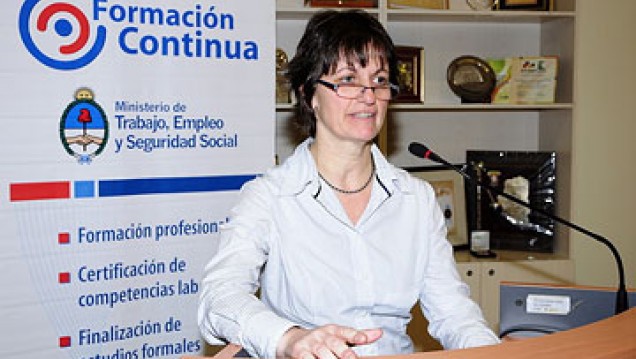 imagen Funcionaria nacional analizará perfiles e inserción laboral en carreras de Pregrado
