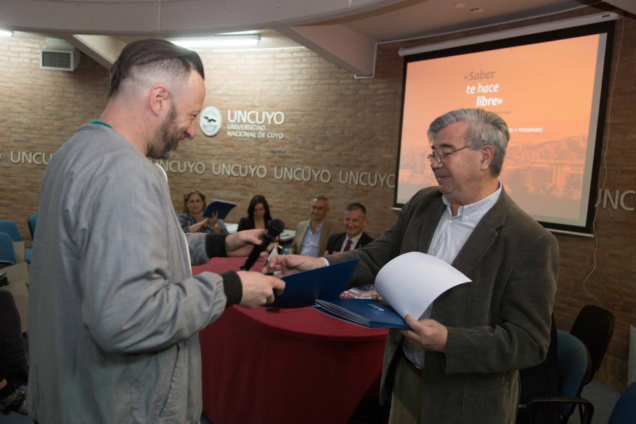 imagen Profesores de la UNCuyo  se formarán en el exterior