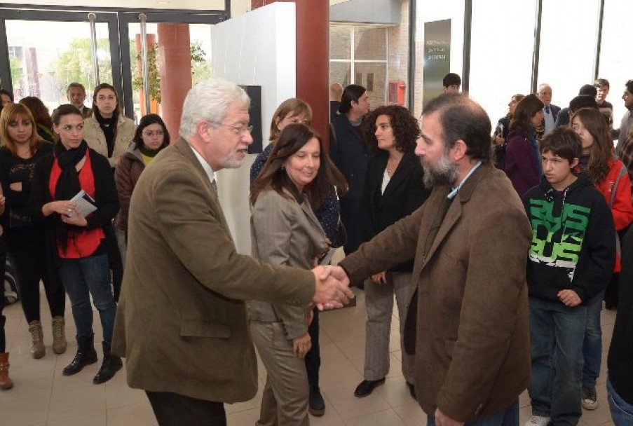 imagen Una muestra de arte en el Rectorado, en adhesión de los 73 años de la Universidad