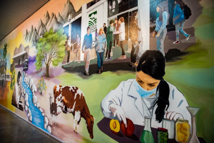 imagen Un mural histórico recuerda los más de 150 años de trayectoria de la Facultad de Ciencias Agrarias
