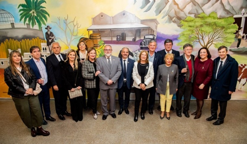 imagen Un mural histórico recuerda los más de 150 años de trayectoria de la Facultad de Ciencias Agrarias