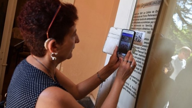 imagen Códigos QR abren nuevos horizontes culturales a personas sordas