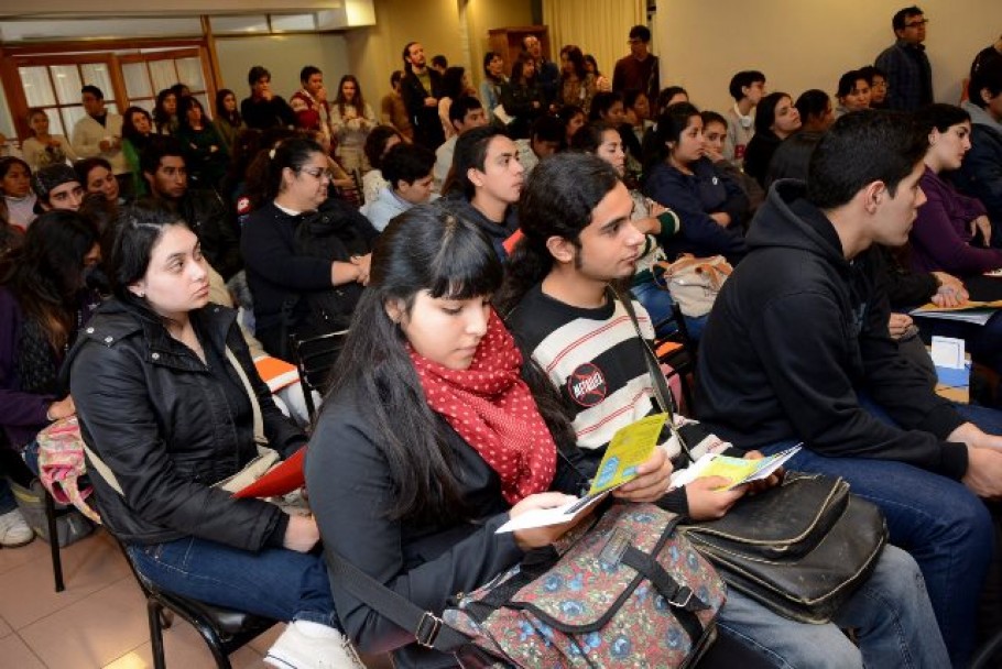 imagen Dieron la bienvenida a los nuevos becados de la Universidad