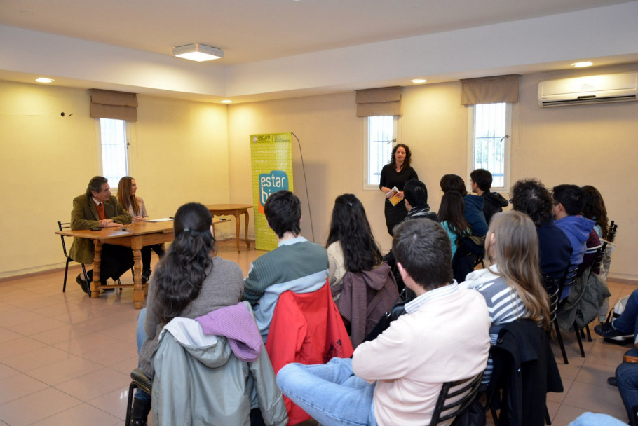 imagen Otorgaron becas de idiomas para promover el intercambio estudiantil