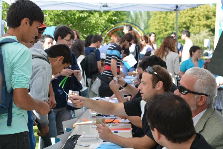 imagen Estudiantes secundarios aprenden a programar en Mendoza