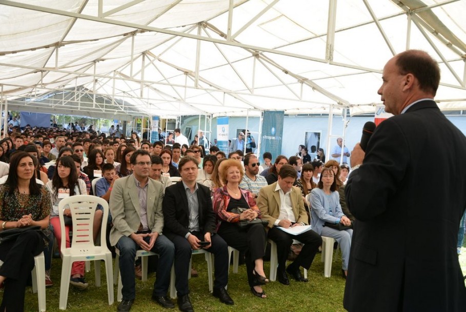 imagen Estudiantes secundarios aprenden a programar en Mendoza