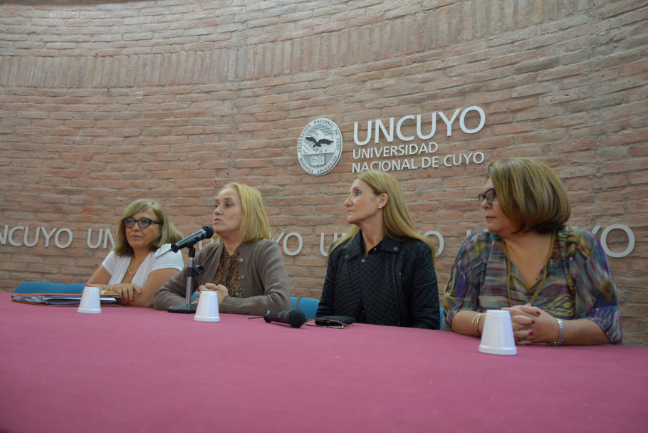 imagen Entregaron notebooks que facilitarán el estudio de jóvenes con discapacidad