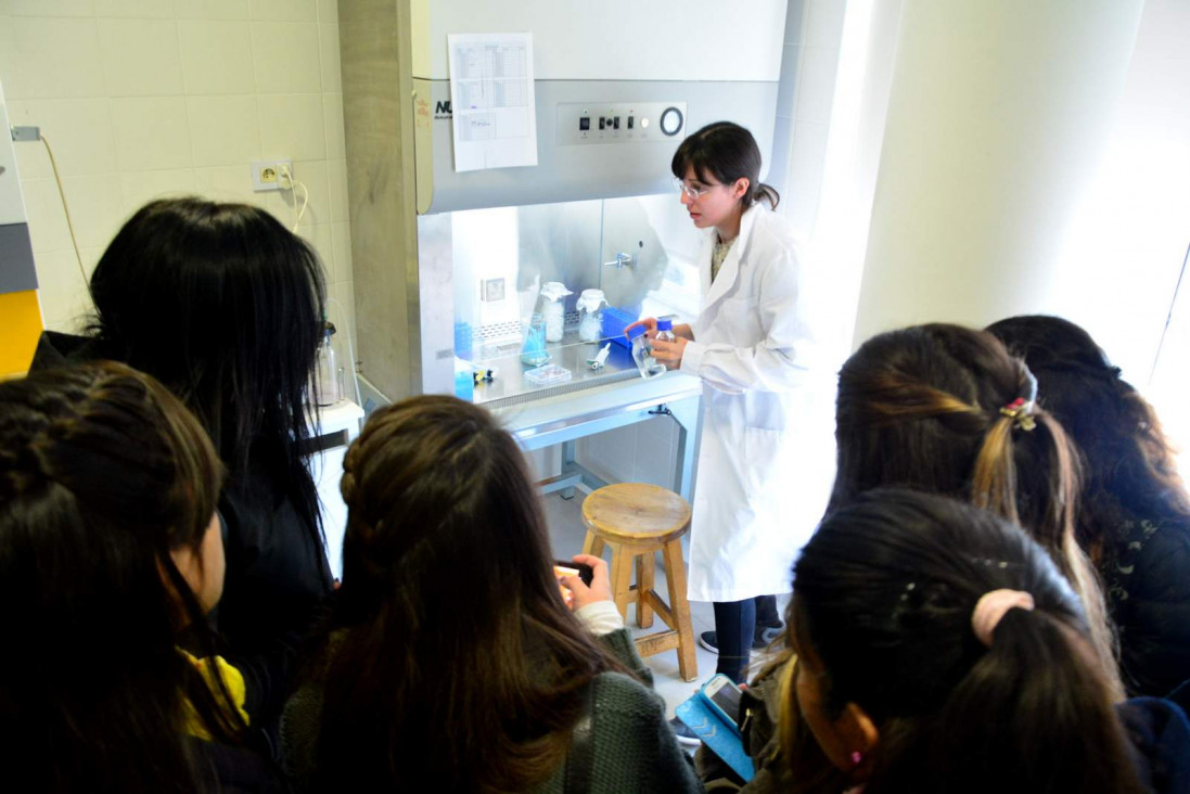 imagen Instituto científico abre sus puertas a chicos del secundario