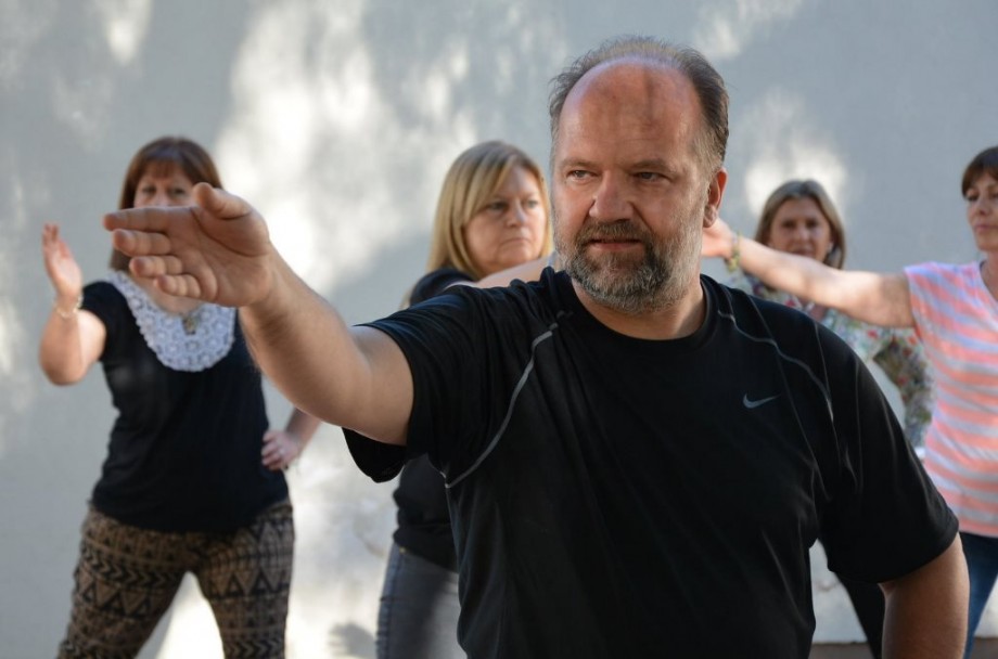 imagen Implementan clases de Tai Chi para mejorar la salud y comenzar el día con armonía