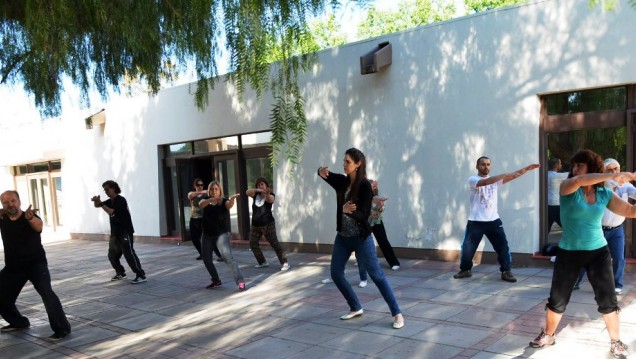 imagen Implementan clases de Tai Chi para mejorar la salud y comenzar el día con armonía