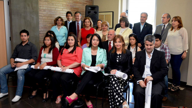 imagen La UNCuyo entregó por primera vez la distinción María Elisa Norton