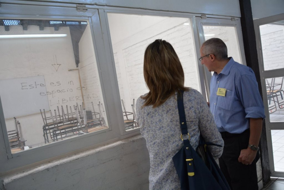 imagen Vicerrector de la UNCuyo visitó instalaciones educativas en el penal de Boulogne Sur Mer