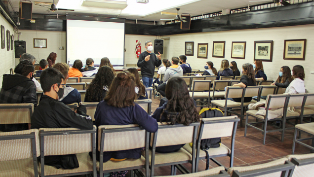 imagen Emprende U en las escuelas: 150 alumnos avanzan en el desarrollo de ideas innovadoras y sostenibles