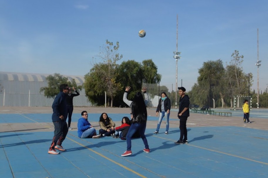 imagen La visita concluyó con actividades recreativas en Deportes