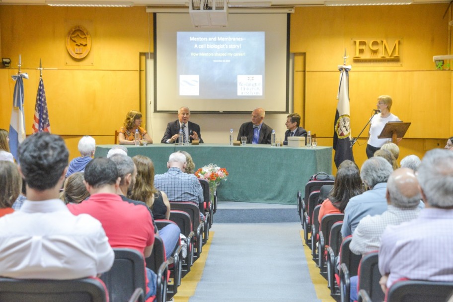 imagen Distinguieron con Doctorado Honoris Causa al biólogo Philip Stahl