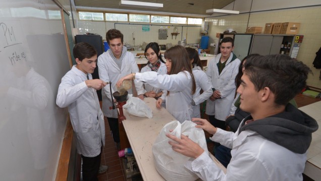 imagen Estudiantes aprenden a elaborar cerveza artesanal con arrope