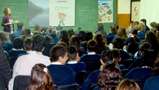 imagen Colegios de la UNCuyo recibieron material educativo sobre cambio climático 