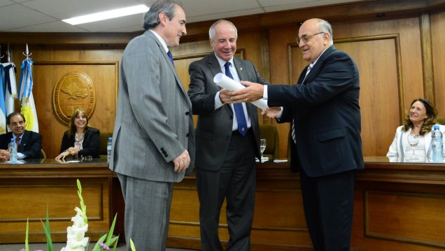 imagen Carlos Livellara, primer Profesor Emérito en Derecho