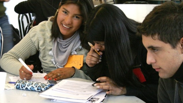 imagen Realizaron primer encuentro de jóvenes del programa "De la Esquina a la Universidad"