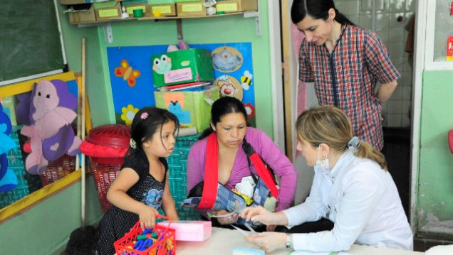 imagen El Hospital Universitario sale a la calle a prevenir y detectar problemas ginecológicos en mujeres de Guaymallén