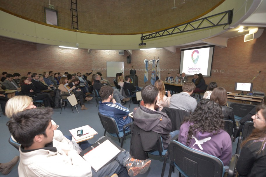 imagen Impulsan la participación de estudiantes en actividades voluntarias