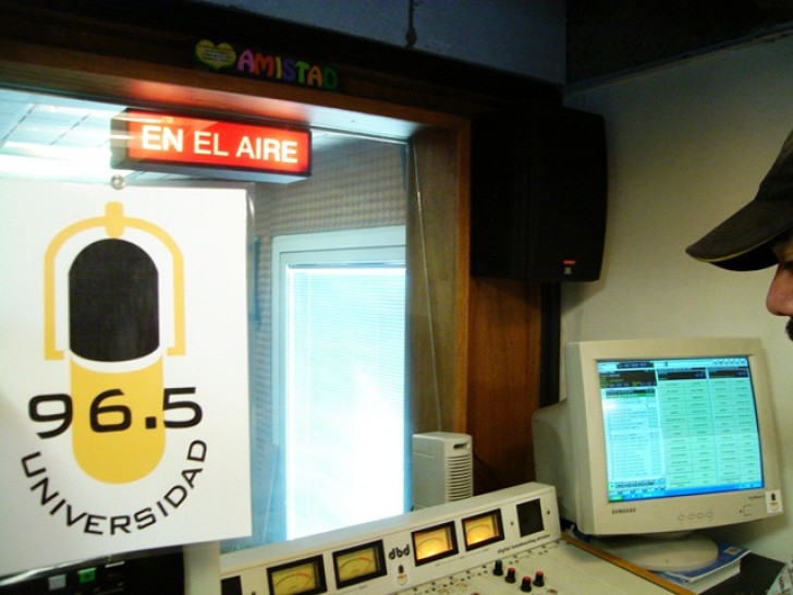 imagen Buscan periodista para producción de noticias en Radio Universidad