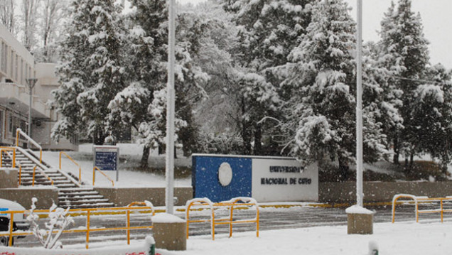 imagen Postales de la UNCuyo blanca