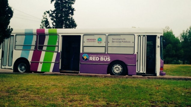 imagen Cargan la Red Bus en la UNCUYO