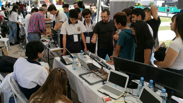 imagen Estudiantes del Zapata presentaron sus trabajos en programación y robótica