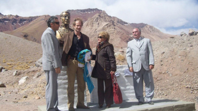 imagen Facultad de Educación Elemental y Especial homenajeó a San Martín en el Parque Aconcagua