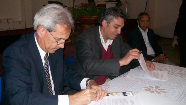 imagen Firman acuerdo para radicar la Licenciatura en Enfermería en San Martín