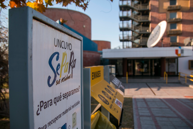 imagen "UNCUYO Separa sus Residuos" en las elecciones universitarias