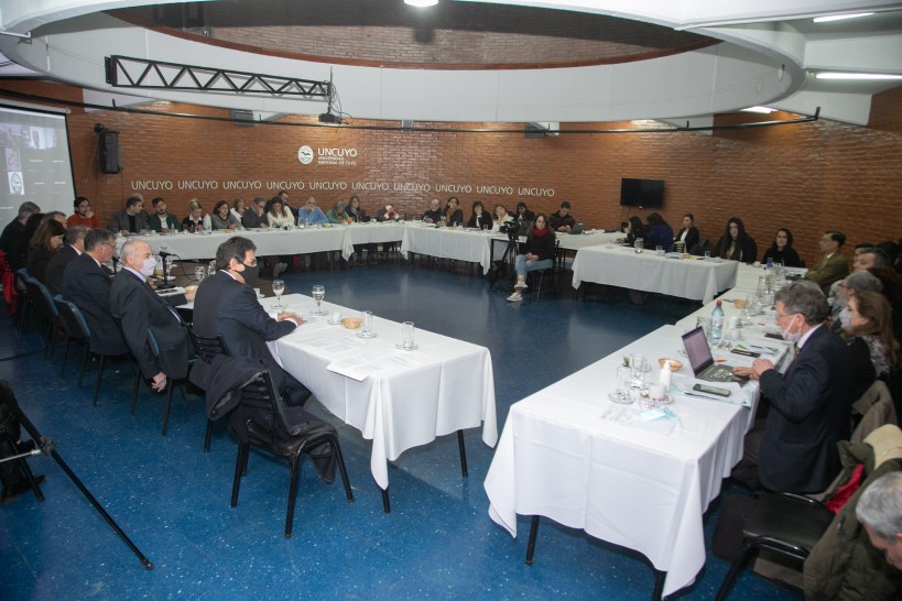 imagen Elecciones UNCUYO: El Consejo Superior validó la Res. 21/2022 de la Junta Electoral