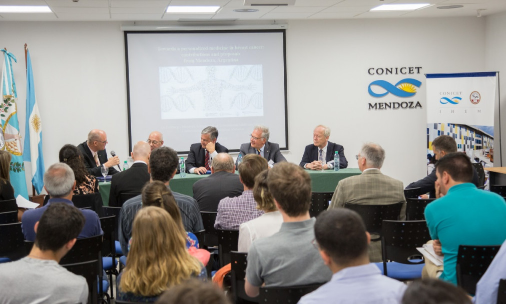 imagen Comparten avances científicos para aplicarlos en la práctica médica