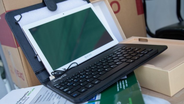 imagen Beca Conectividad: estudiantes de la UNCUYO recibirán 250 tablets