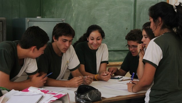 imagen Estudiantes del Liceo Agrícola aprenden emprededorismo 