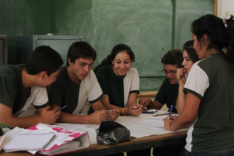 imagen Estudiantes del Liceo Agrícola aprenden emprededorismo 
