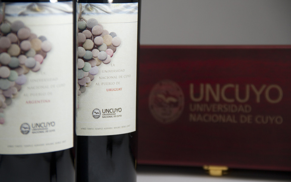 imagen Regalo institucional para presidentes rinde homenaje a San Martín