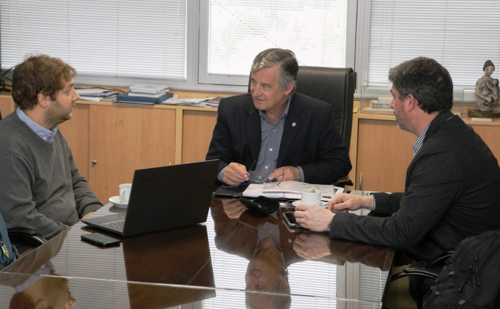 imagen El nuevo director del Balseiro se reunió con Pizzi