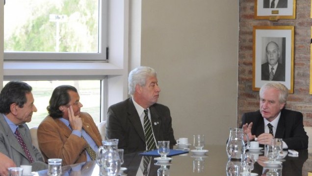 imagen Embajador Zaldívar disertará en la UNCuyo sobre la integración de Argentina y Chile