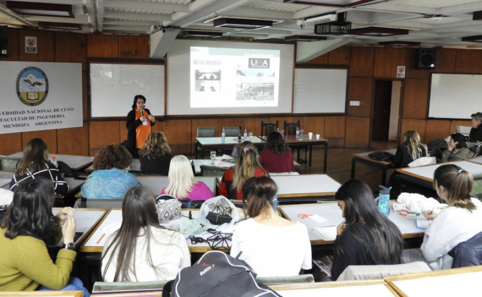 imagen Rescataron la labor de las arquitectas argentinas 