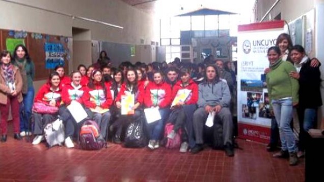 imagen Charla sobre "Becas 2014" y presentación de "Estudiar UNCuyo" en Maipú